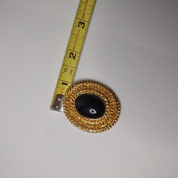 Gold Tone And Black Oval Brooch - Picture 16 of 16